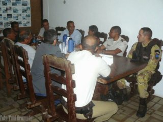 Reunião entre a secretaria de segurança e os Comandantes das polí­cias, para a organização da força tarefa do evento