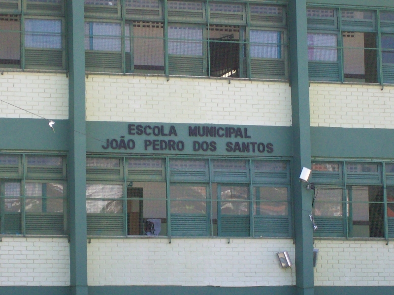 Escola onde o garoto foi baleado. (Imagem: Reprodução)