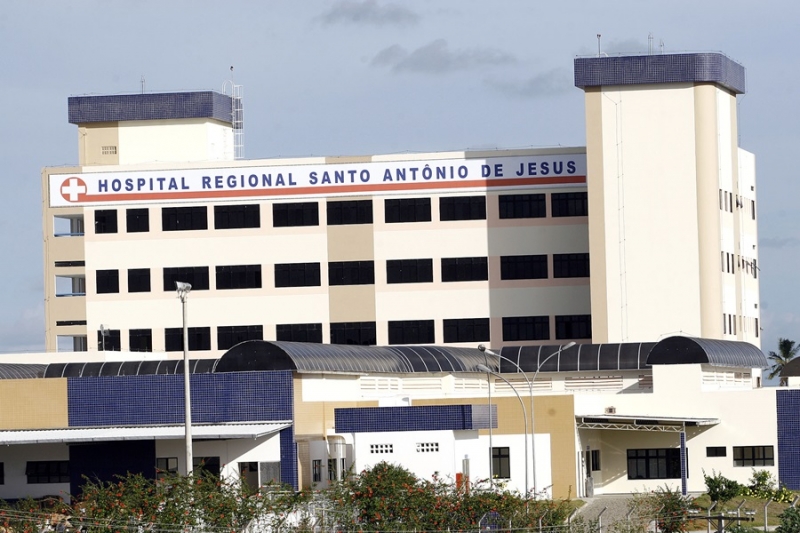 Mulher morreu na hora e homem foi socorrido ao hospital em Santo Antônio de Jesus. (Reprodução)