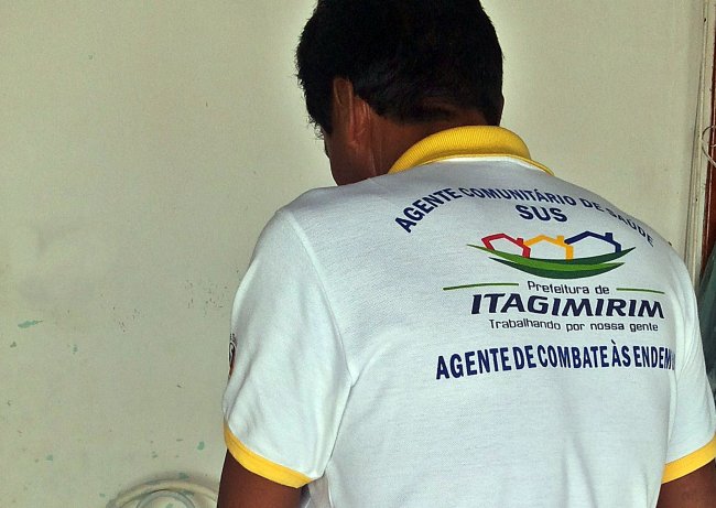 Agentes de endemias visitam as casas regularmente em Itagimirim. (Foto: Arquivo/Rastro101)