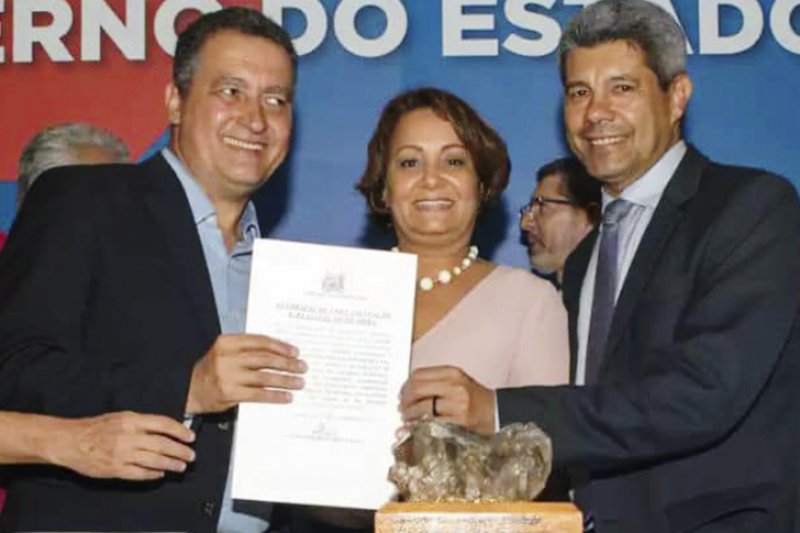 Devanir Brillantino reafirmou o compromisso a parceria com o governo do estado ao celebrar mais uma importante conquista com o governador Rui Costa (Divulgação)