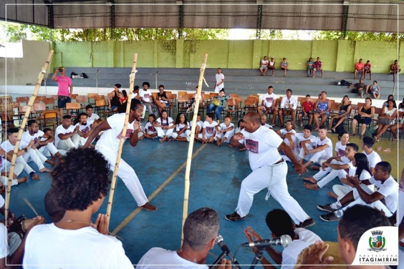 Confraternização reuniu diversos professores, alunos, amantes e simpatizantes da capoeira na cidade de Itagimirim. (Ascom-Itagimirim)
