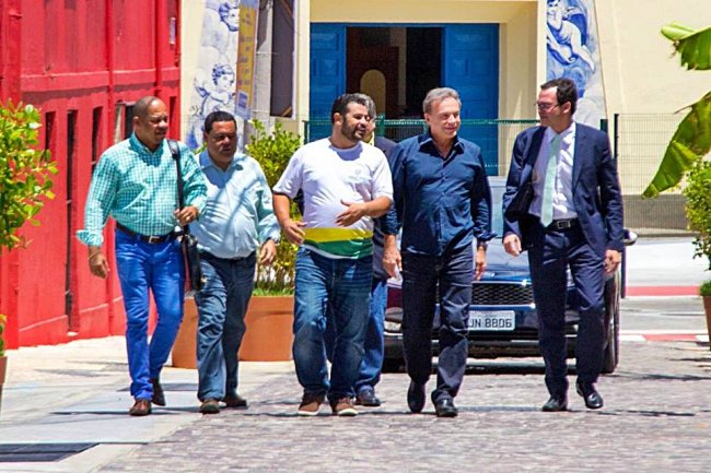 Deris se reuniu com várias lideranças políticas em Salvador. (Divulgação)