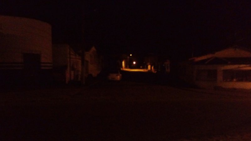 Rua Abade Guerreiro está em total escuridão. (Rastro101)