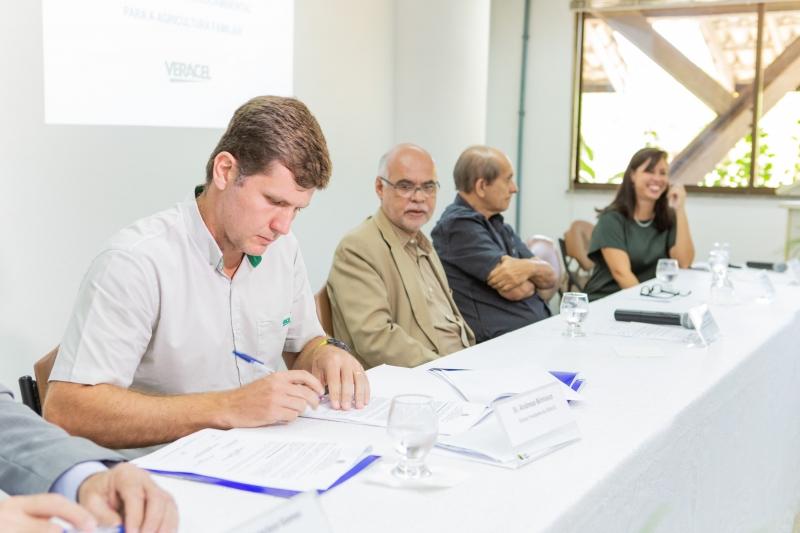 Assinatura do convênio entre a Veracel e a Universidade Federal do Sul da Bahia. (Dvulgação)