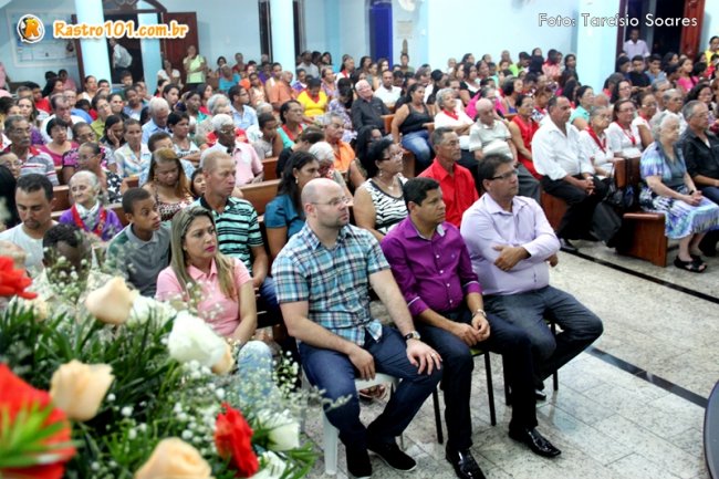 Igreja Católica recebeu fieis e representantes da sociedade. (Foto: Tarcísio Soares/Rastro101)
