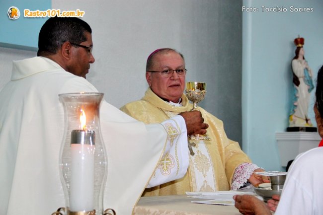 Bispo Diocesano de Eunápolis, Dom José Edison, celebrou a missa que abriu os festejos juninos em Itagimirim. (Foto: Tarcísio Soares/Rastro101)
