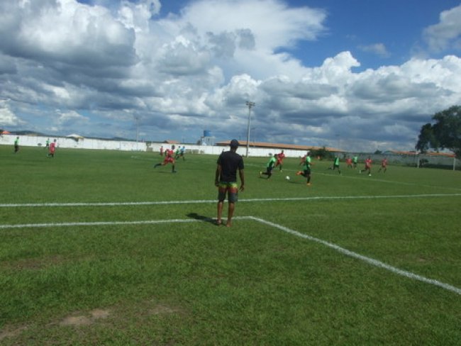 As equipes Flamengo e América abriram a competição, sendo seguidas pelo segundo jogo entre Vasco e Rondon. (Foto: ASCOM)
