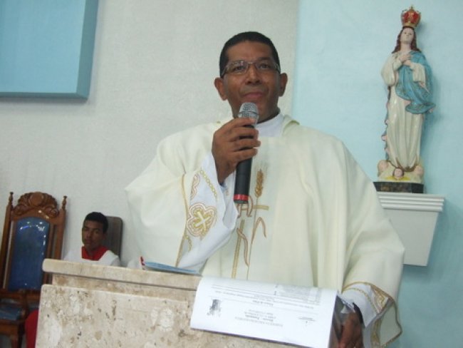 Padre da Igreja Católica de Itagimirim, Wanderley Ferreira. (Foto: ASCOM)