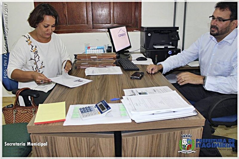 Prefeita assinou o Contrato de Repasse Nº 1040908-06/2017 do Ministério das Cidades com a prefeitura de Itagimirim (ASCOM)