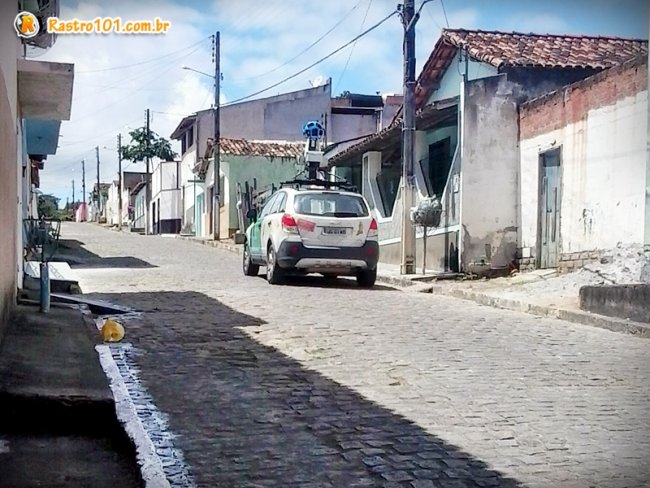 Outra imagens do veículo, agora na Rua São Pedro, em Itagimirim. (Foto: Rastro101)