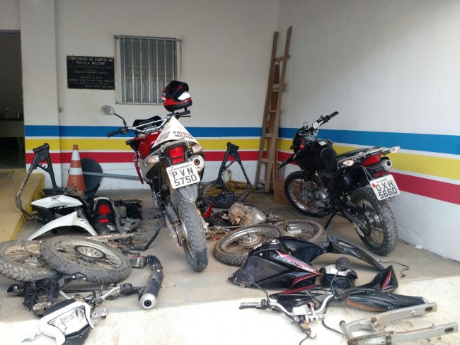 Várias motos roubadas na região do Salto da Divisa e Itagimirim. (Foto: Polícia Militar)