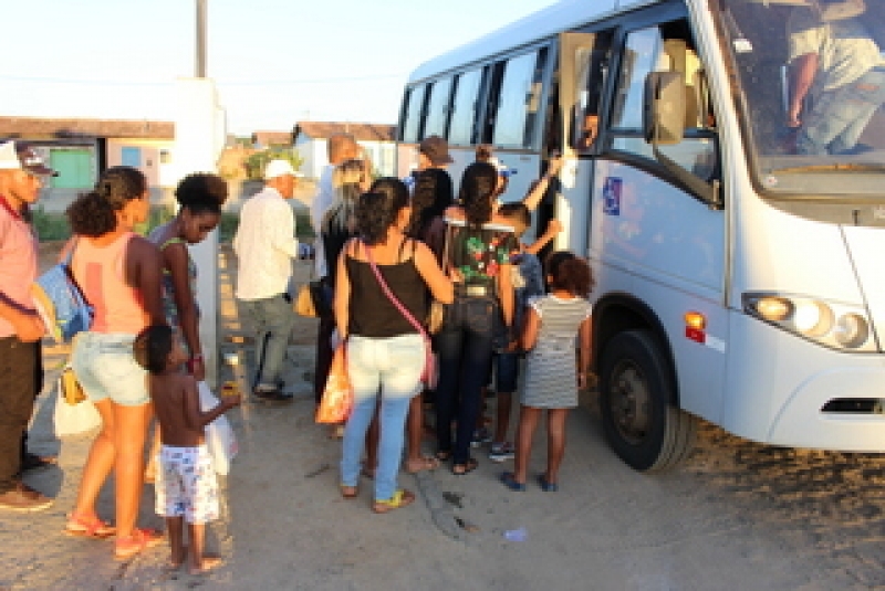 Pacientes de União Baiana foram transportados para a sede do município para serem atendidos. (Ascom-Prefeitura de Itagimirim)