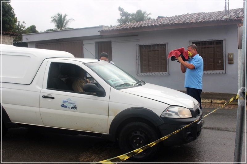 Reportagem acompanha o trabalho dos agentes da barreira sanitária. (ASCOM-PMI/Divulgação)