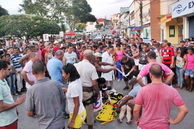 Acidente aconteceu na praça Castro Alves. (Foto: Rastro101)