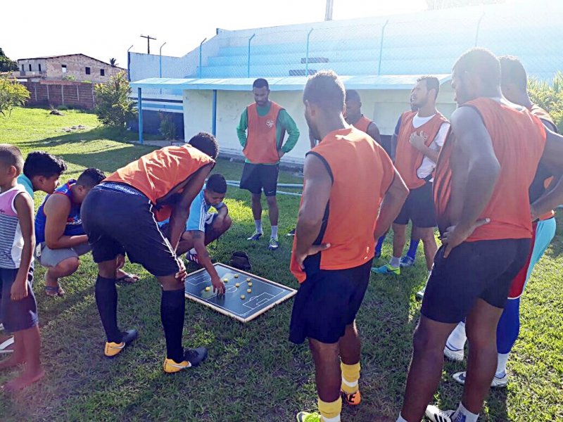 Equipe está sendo conduzida pelo treinador Tiago Ferreira e o preparador físico Herivelto Ventura. (Divulgação)