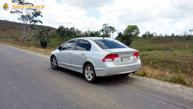 Honda Civic que pertence a um policial militar de Minas Gerais foi roubado e recuperado na Bahia. (Foto: Divulgação/PM)