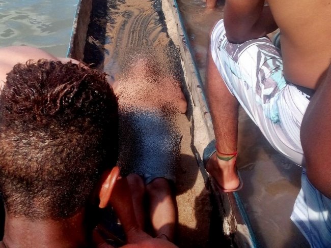 Criança de 10 anos morre afogada no Rio Jequitinhonha (Foto: Silvando Barbosa/Jequitinha News)