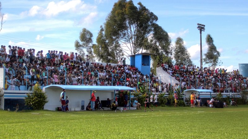 Público lotou o estádio Zoaldão