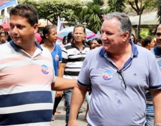 Ronaldo Carletto ao lado do prefeito Rogério Andrade, durante uma visita em Itagimirim. (Foto: Rastro101)