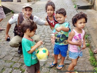 Para o policial Valdeni Lopes, foi emocionante ver a alegria das crianças. (Divulgação/PM)