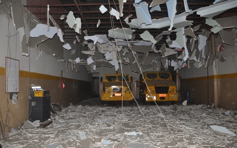 Criminosos simplesmente destruíram a sede da transportadora. (Imagem: Radar64)