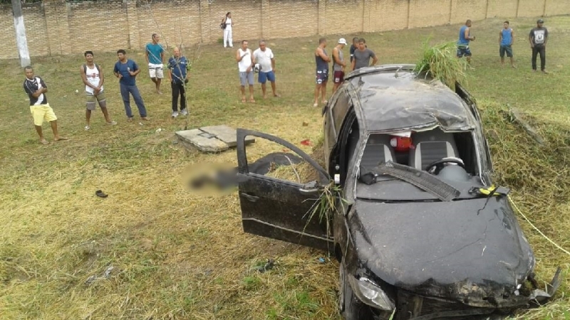 Imagem do carro após o desastre. (Imagem retirada do site Radar64)