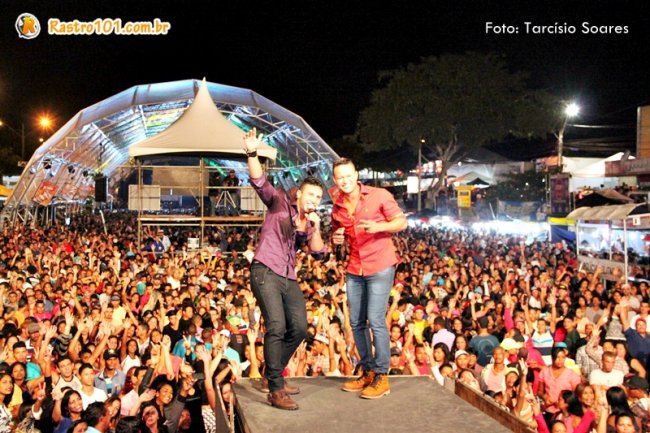 André Lima e Rafael encantam público na abertura do Pedrão 2015. (Foto Tarcísio Soares)