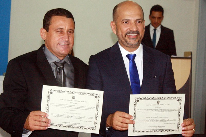Prefeito eleito em Eunápolis, Robério Oliveira e seu vice Flávio Baiôco. (Foto: aGazetaBahia)