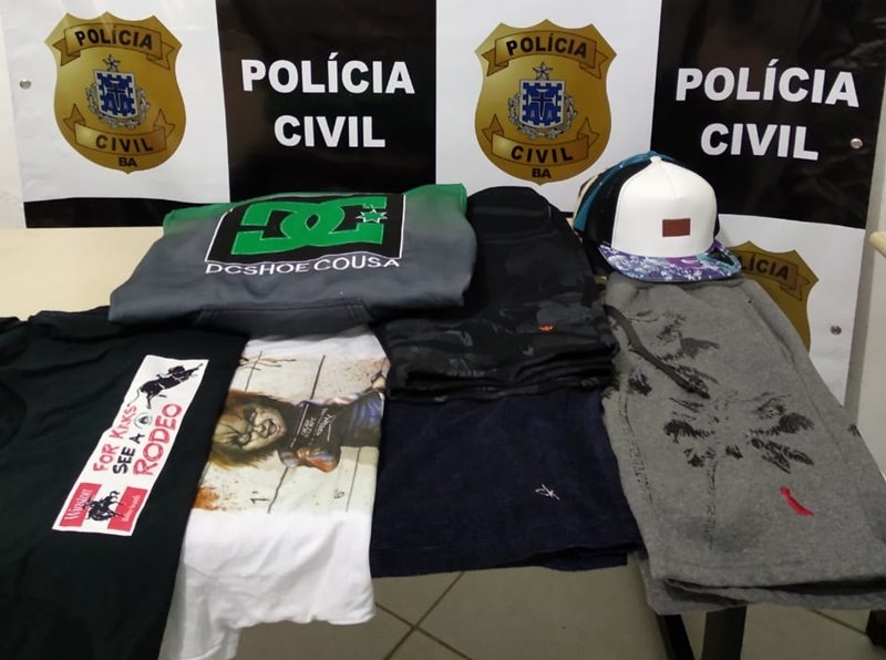 As roupas e acessórios foram roubados no último sábado (18). (Divulgação/Polícia Civil)