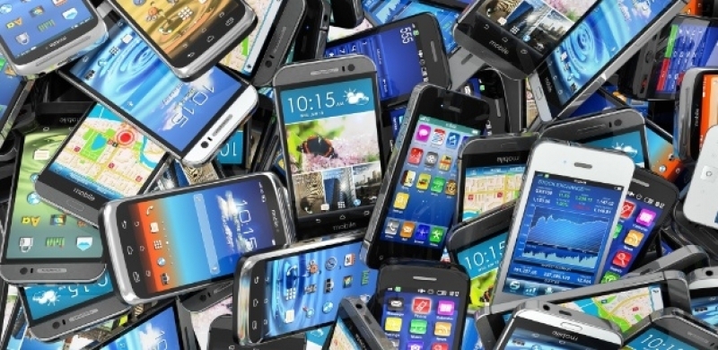 A Anatel enviou 531 mil mensagens de aviso de desligamento a celulares irregulares. (Imagens ilustrativas)