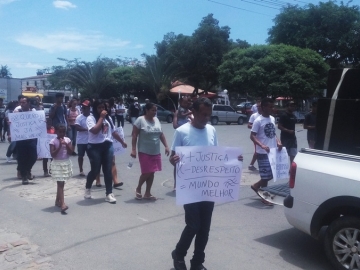 Caminhada em Itagimirim pede justiça para o assassino da menina Mickaely