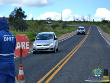 Obras na estrada que liga Itagimirim e Salto da Divisa já estão quase concluídas