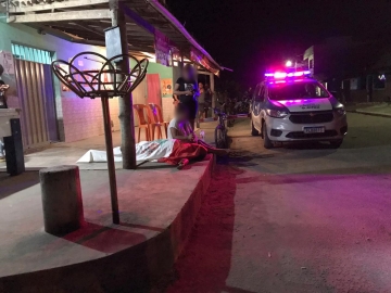 Homem é assassinado em bar na cidade de Eunápolis