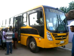 Ônibus escolar é utilizado para transportar adultos em Caravelas; veja o vídeo