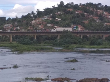 Homem morre após se atirar de ponte no sul da Bahia