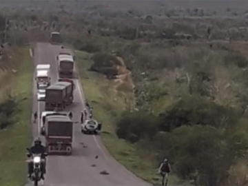 Três pessoas morrem após moto ser atingida por pneu de carreta na Bahia