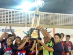 Equipe do Barça é campeã da Primeira Taça Estação FM de Futsal 2015