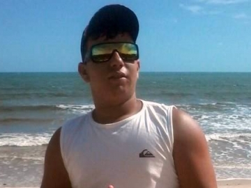 Jovem é assassinado com vários tiros na porta de casa em Eunápolis